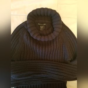 ABERCROMBIE Black Sweater